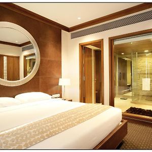 Club Deluxe Suite